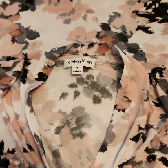 Calvin Klein Women's Floral Sleeveless Blouse - Pink and Black - Picture 3 of 3